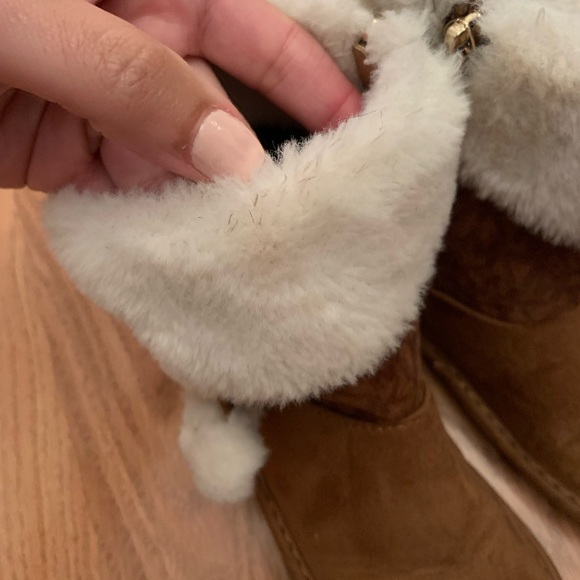 Brown Suede Boots with White Fur Lining - Picture 5 of 6